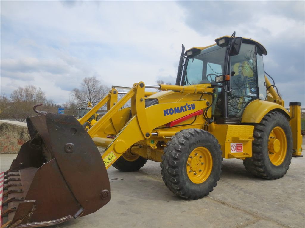 KOMATSU WB 97 R-2 uszczelka głowicy